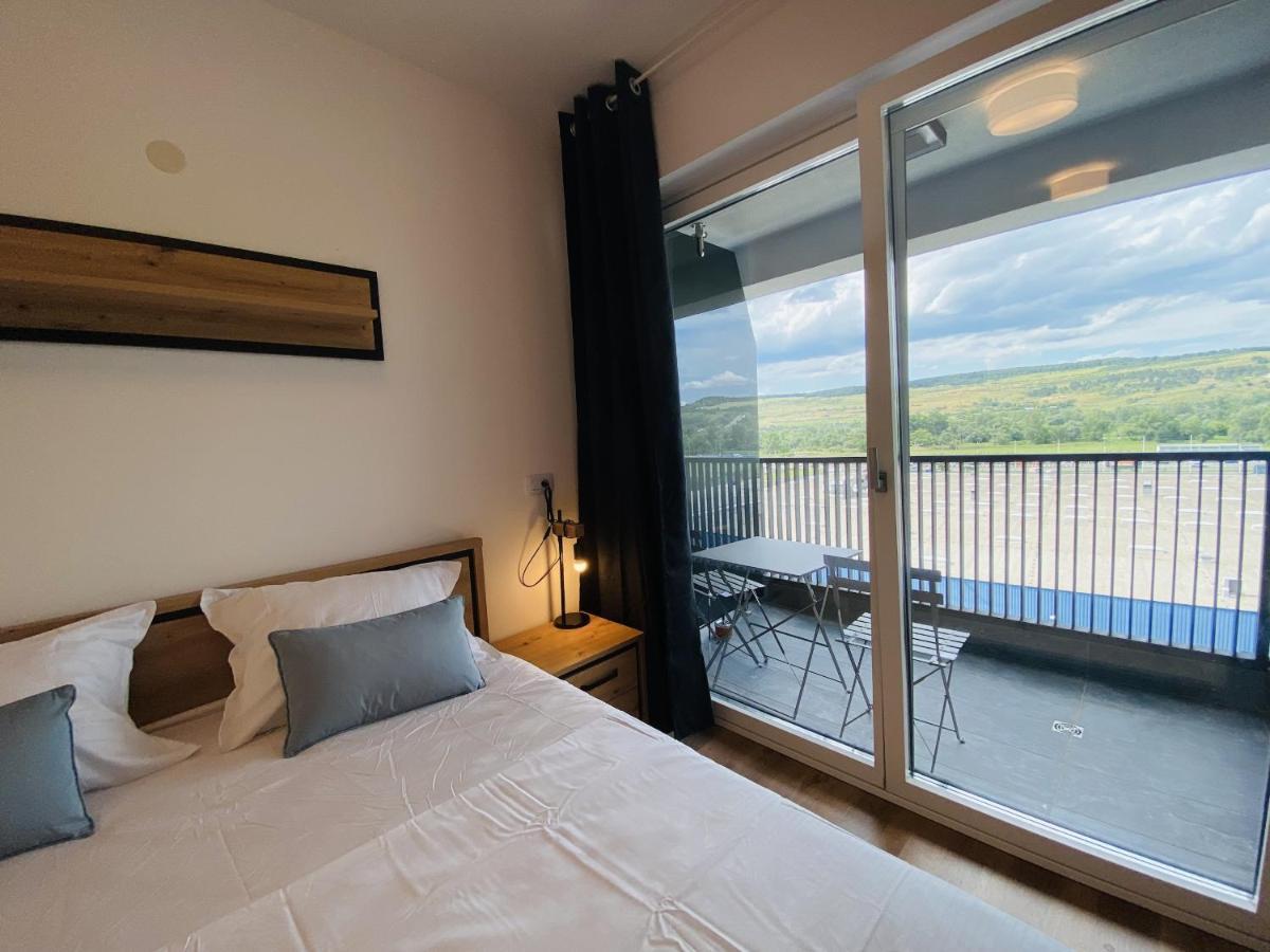 Deluxe Apartment With Balcony And Private Parking In Colvmna Residence Клуж-Напока Екстер'єр фото