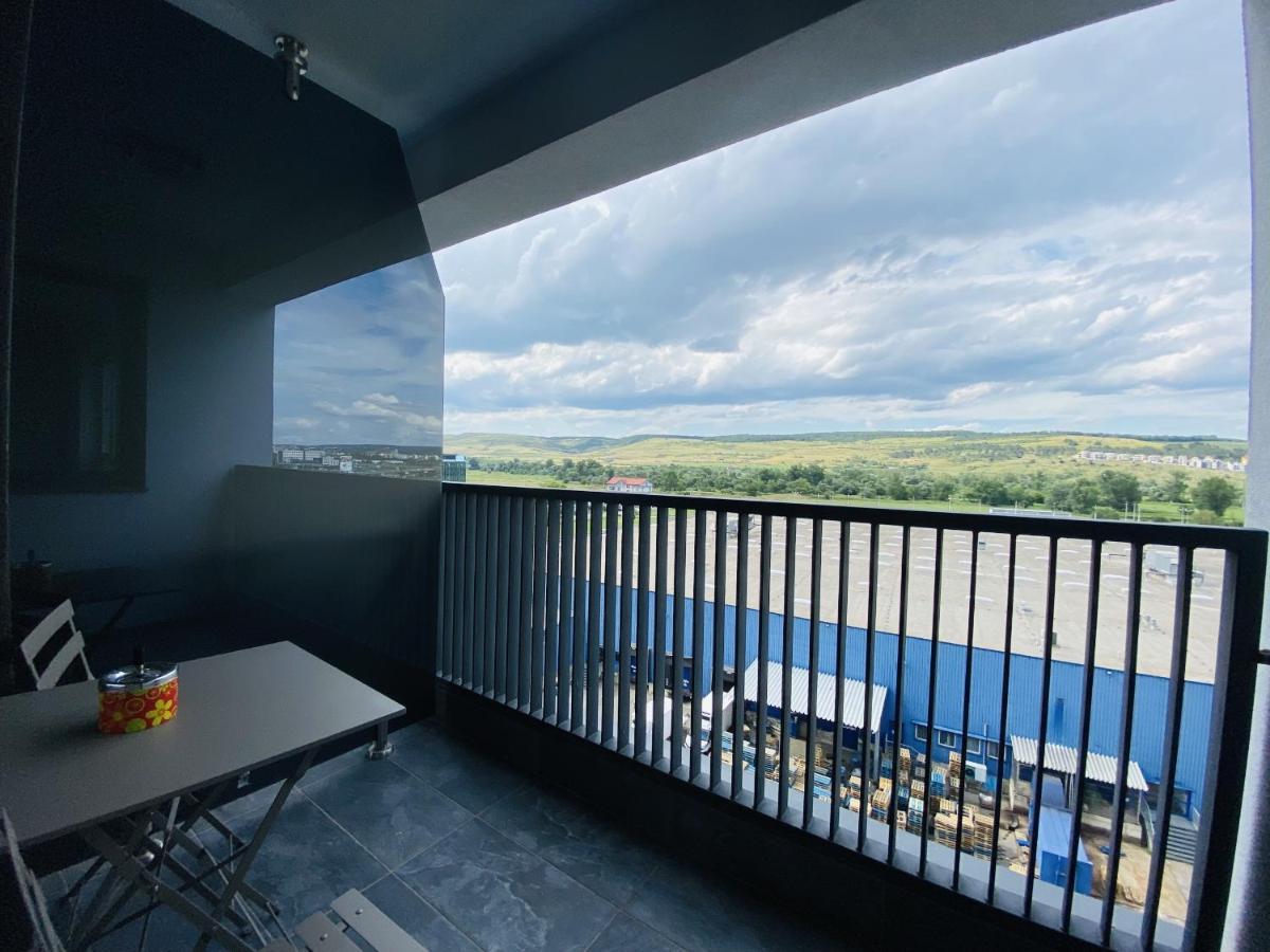 Deluxe Apartment With Balcony And Private Parking In Colvmna Residence Клуж-Напока Екстер'єр фото