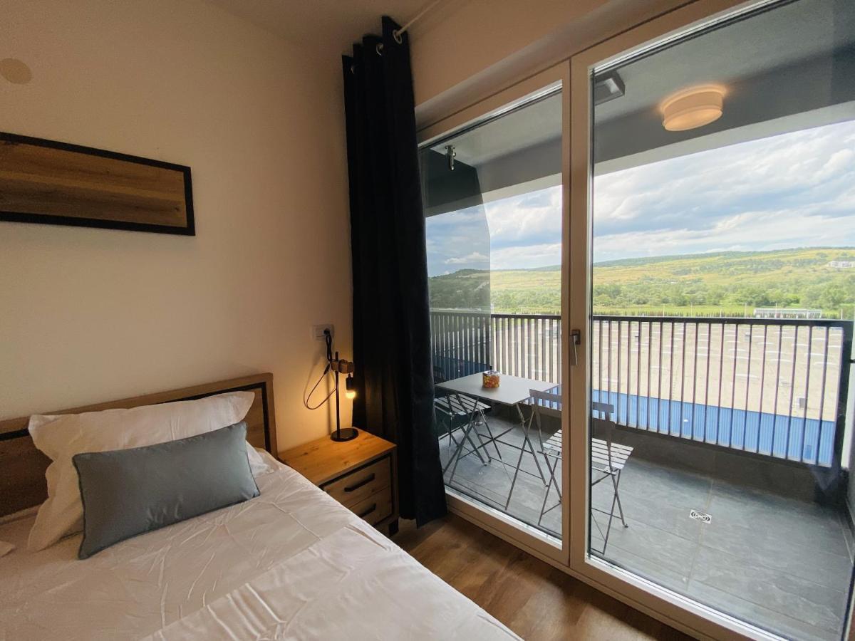 Deluxe Apartment With Balcony And Private Parking In Colvmna Residence Клуж-Напока Екстер'єр фото