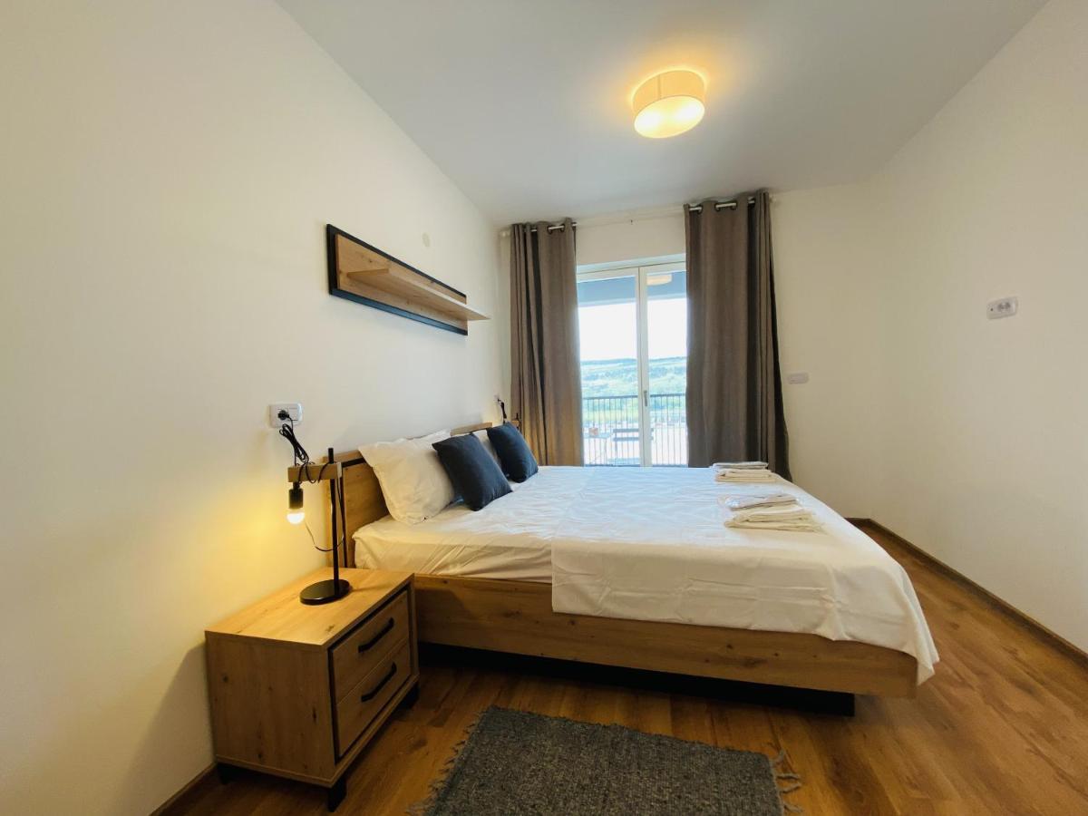 Deluxe Apartment With Balcony And Private Parking In Colvmna Residence Клуж-Напока Екстер'єр фото
